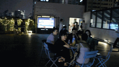 露臺(tái)吹風(fēng)、聊天、看夜景很是不錯(cuò)哦
